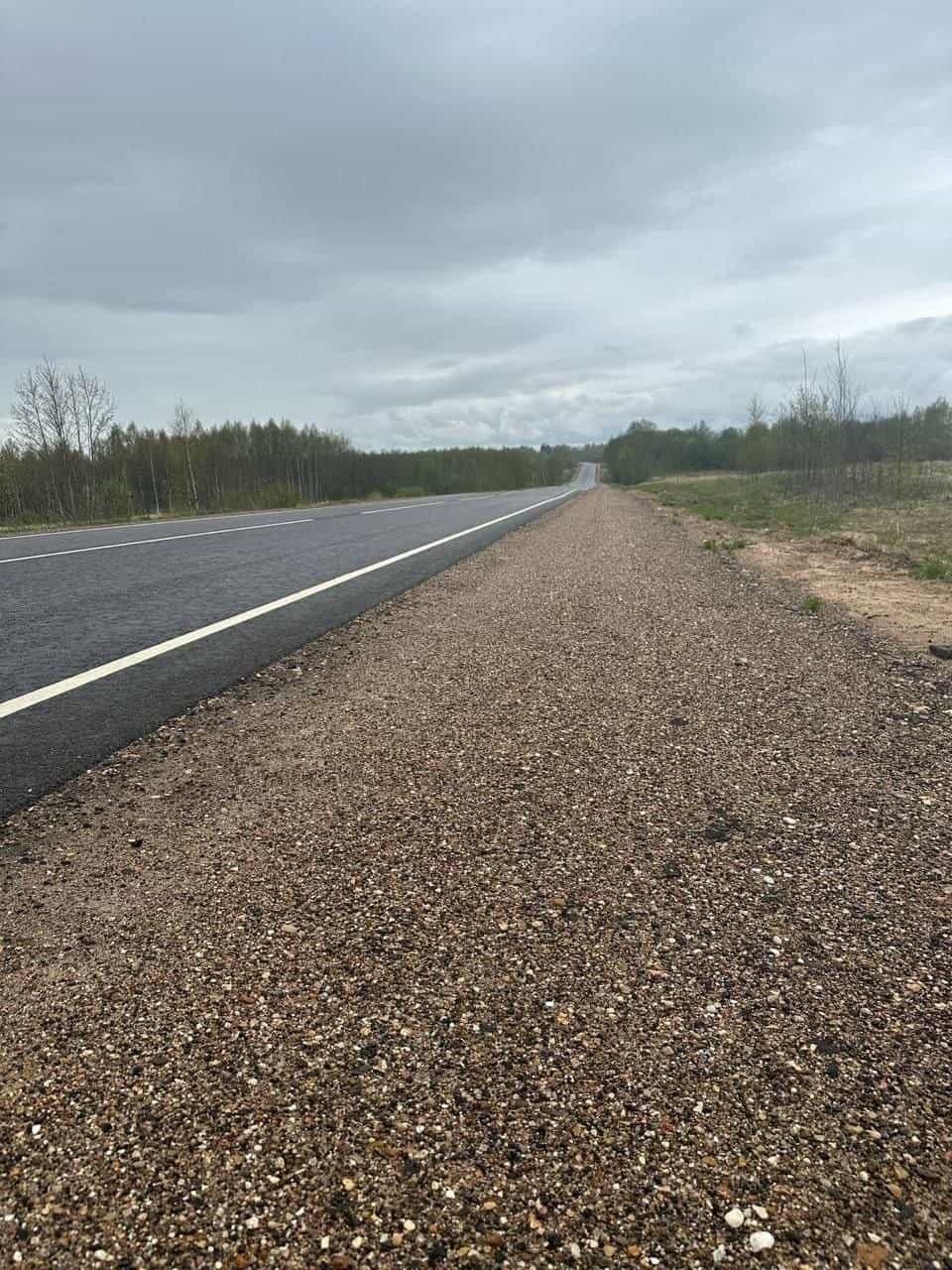 Участок 6 соток под ИЖС в Тверской области — коммуникации подведены по границе - фото 1